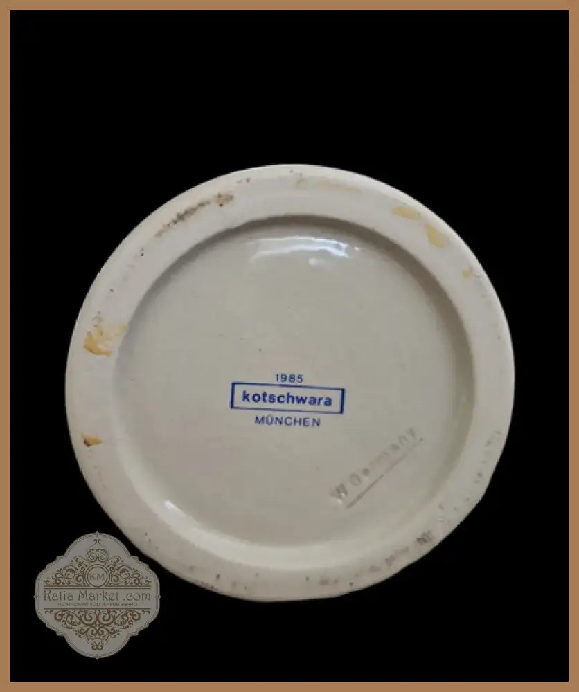 Халба с капак,вместимост 0,5L (466)