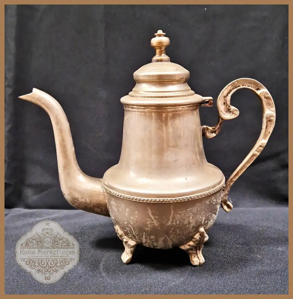 Метален чайник - antique