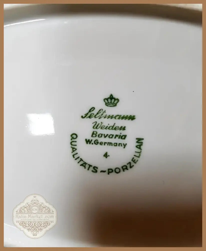 Порцеланов сервиз (18151)