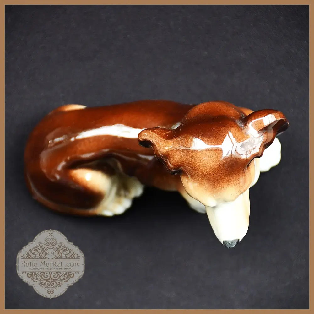 Порцеланова фигура дакел Lippelsdorf (Wagner & Apel) 60-те год. - Порцелан