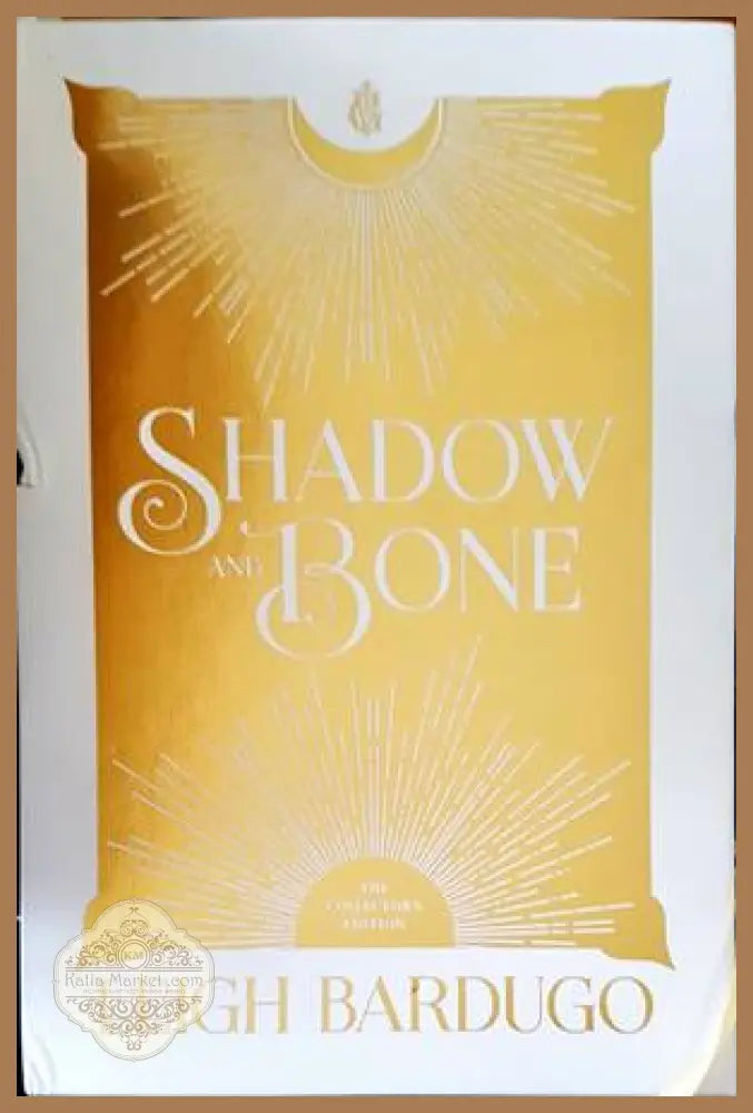 Shadow and Bone - Leigh Bardugo - Книги