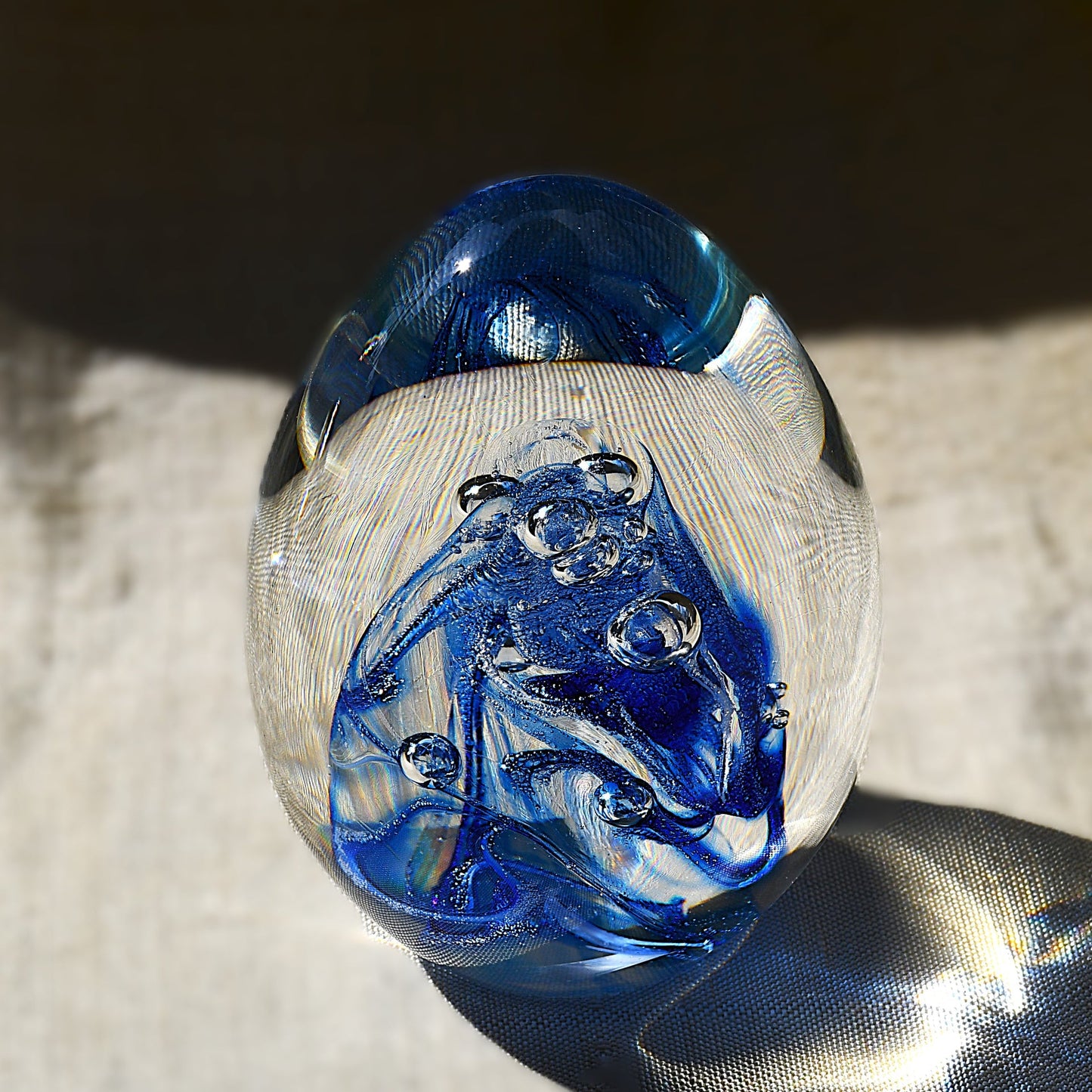 Стъклена скулптура/преспапие Glass Magic, Бохемия, Чехия - началото на 21 век