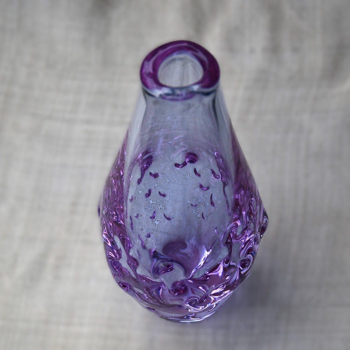 Милослав Клингер - авторска ваза, неодимиево стъкло, Zelezny Brod Glassworks, Чехословакия, 1960-те