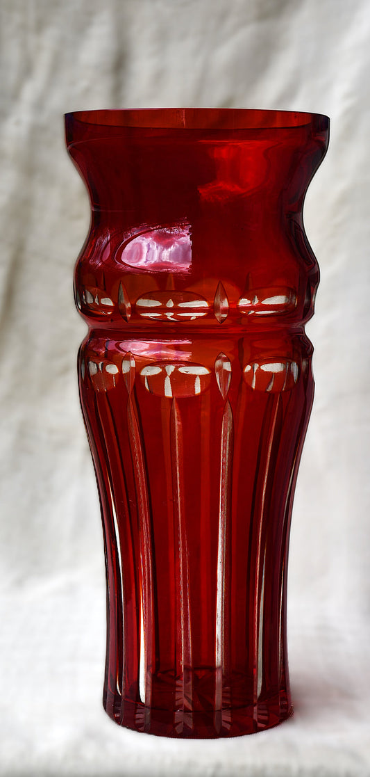 Ваза Бохемия, двуслоен кристал, Ruby-to-Clear, Чехословакия, 1960-те