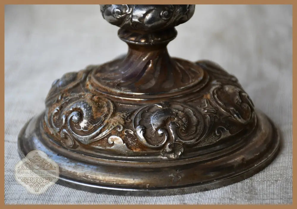 Античен бокал с барокова декорация - antique
