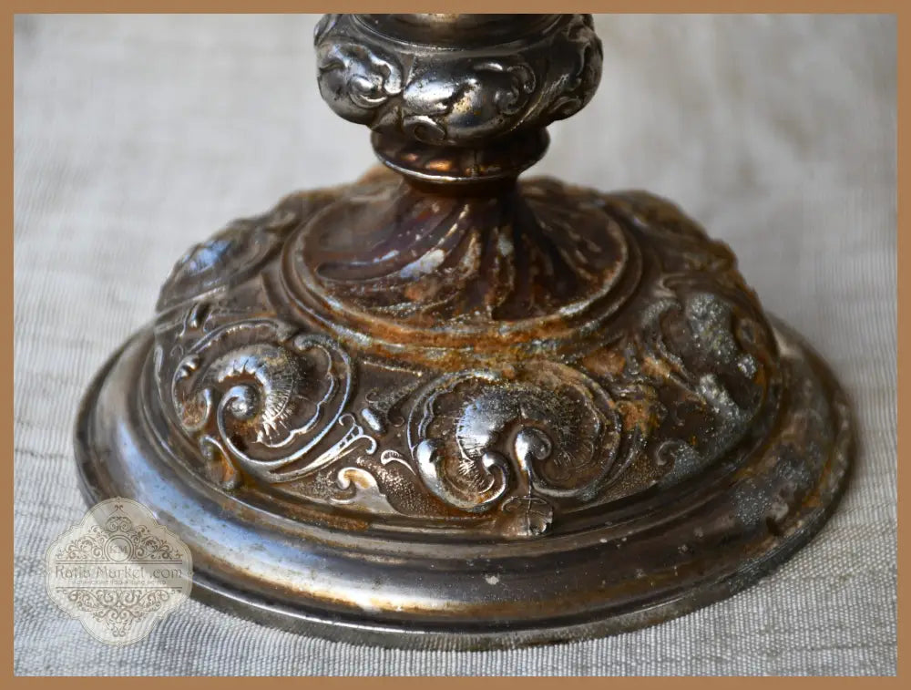 Античен бокал с барокова декорация - antique
