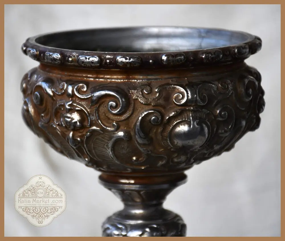 Античен бокал с барокова декорация - antique