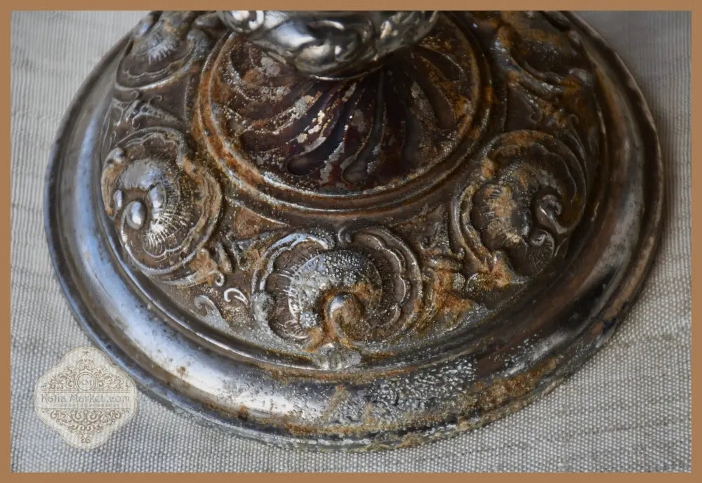Античен бокал с барокова декорация - antique