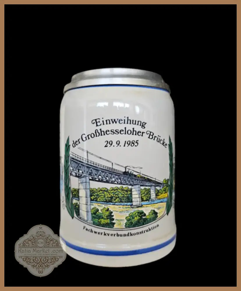 Халба с капак,вместимост 0,5L (466)