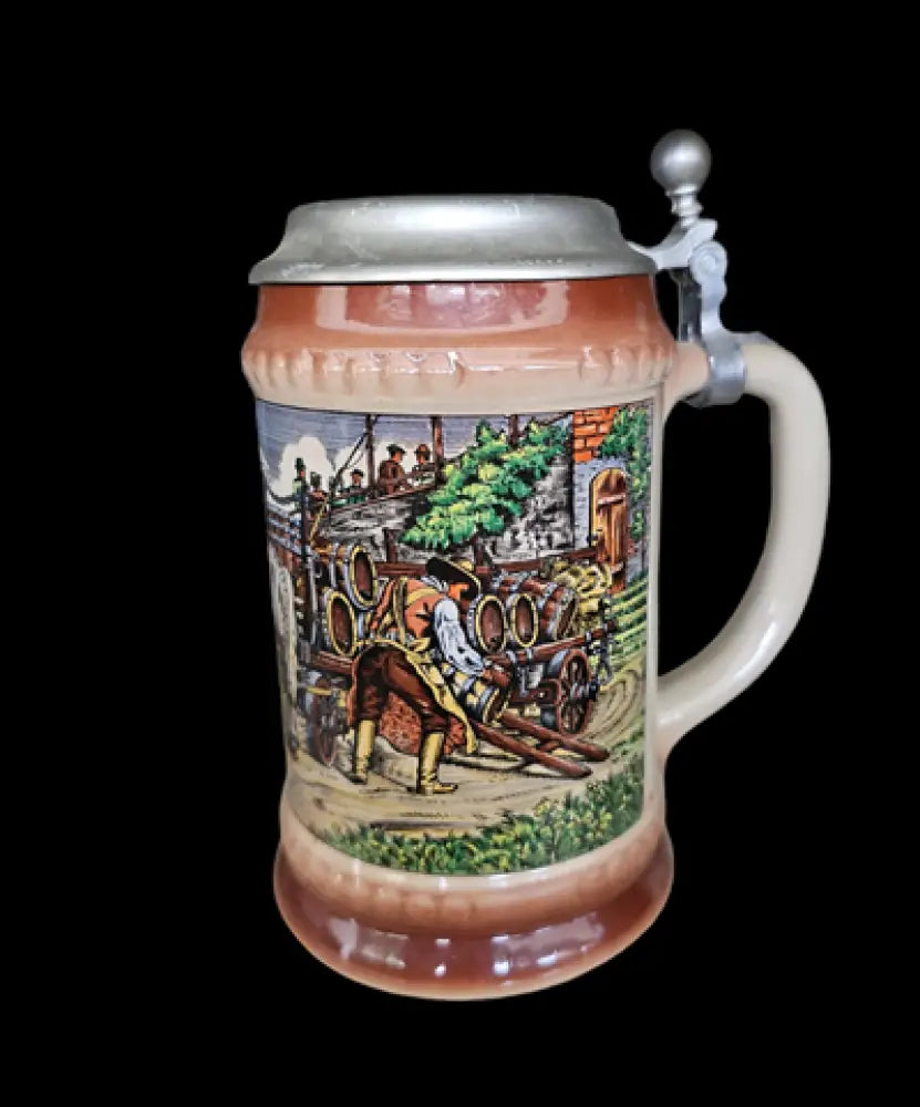 Халба с капак,вместимост 0,5L (471)