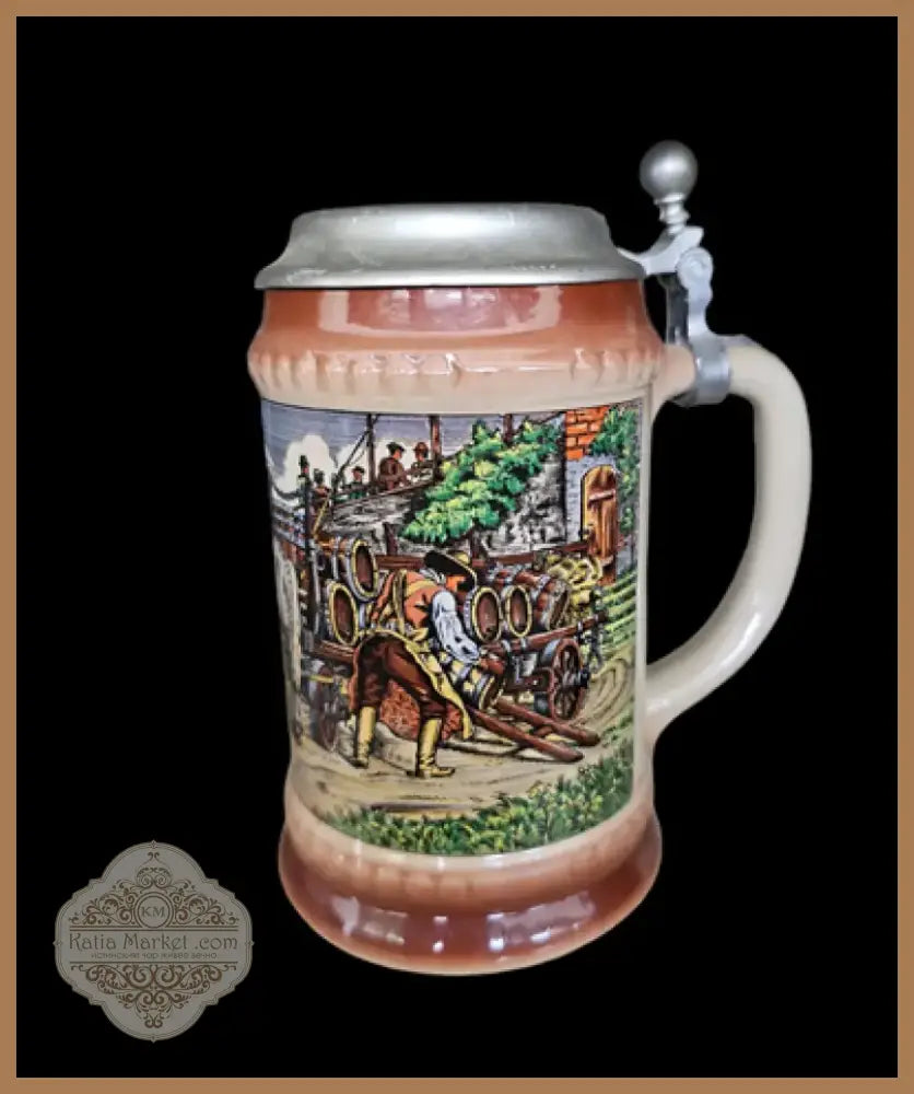 Халба с капак,вместимост 0,5L (471)
