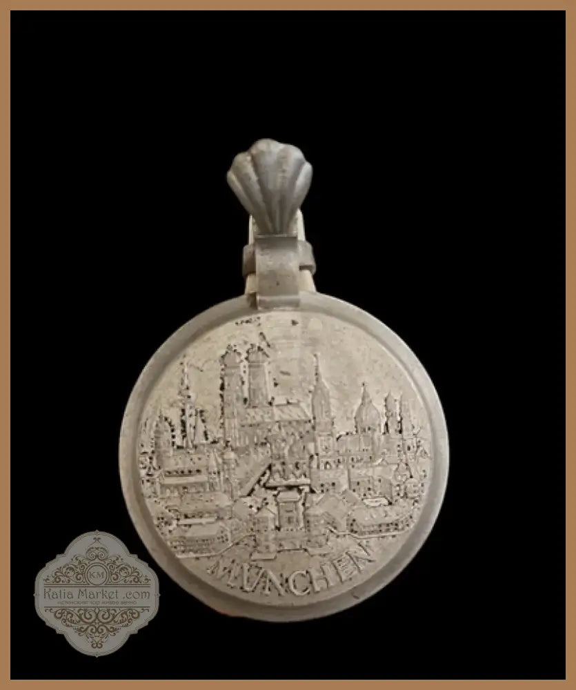 Халба с капак,вместимост 0,5L (465)