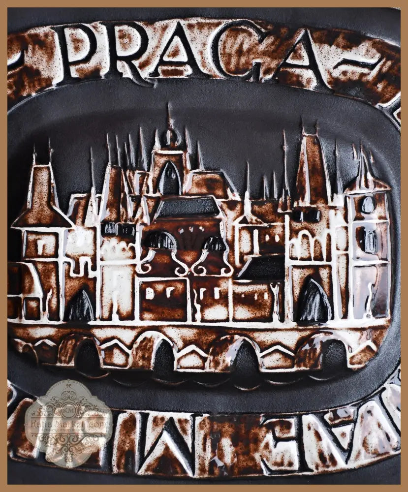 Keramia Znaim - декоративна керамична плакета ’PRAGA BOHEMIA’ Лизбет Бартошова Чехословакия 1960-те - Керамична плакета