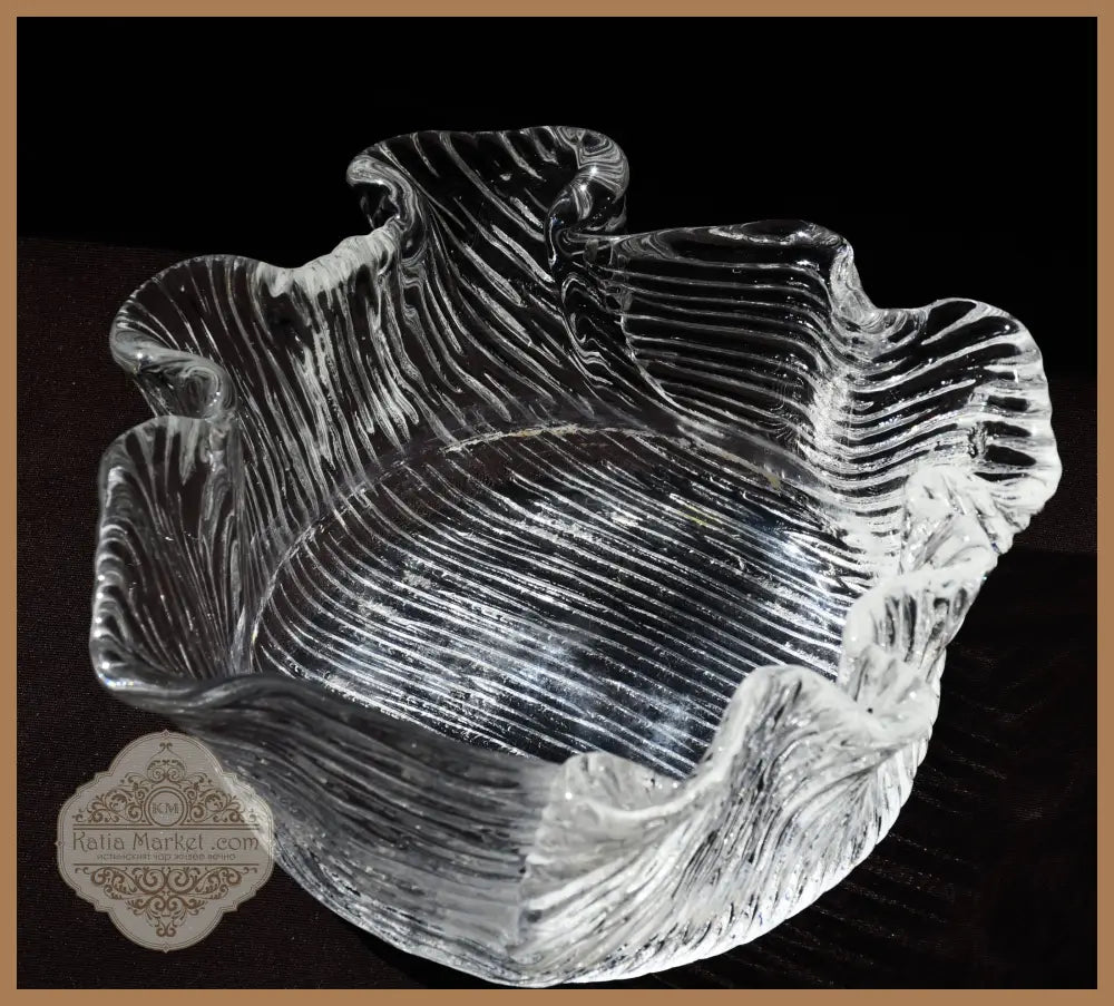 Кристална купа ръчно изработена. Тип Handkerchief. - antique