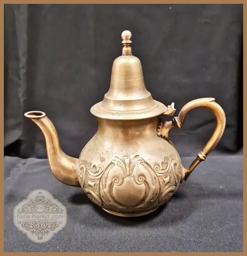 Метален чайник (100)
