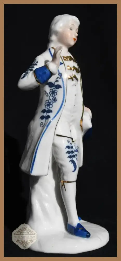 Млад благородник в рококо костюм (169496)