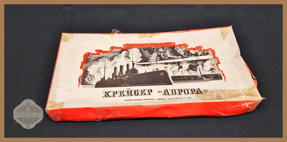 Модел на крайсер ’Аврора’ в мащаб 1:400 - antique