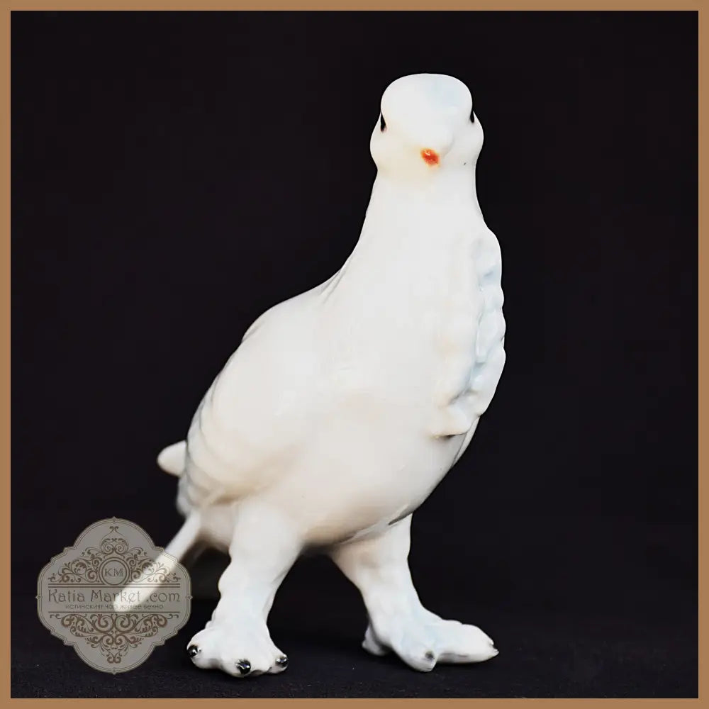 Порцеланова скулптура Royal Dove - изглед отзад