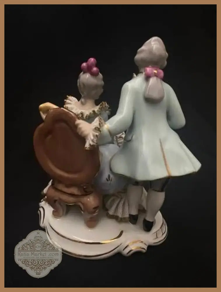 Порцеланова статуетка (261)