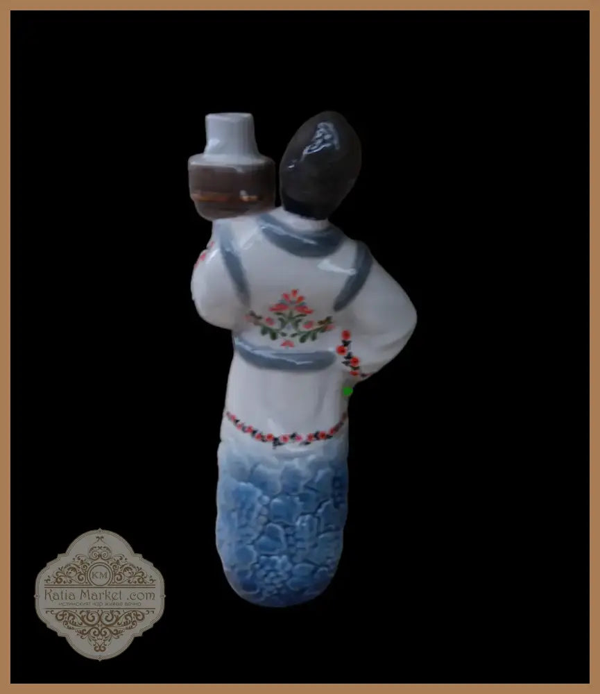 Порцеланова статуетка (157)