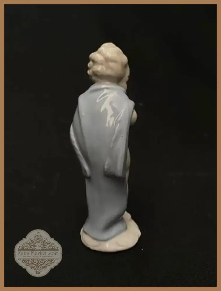 Порцеланова статуетка (255)