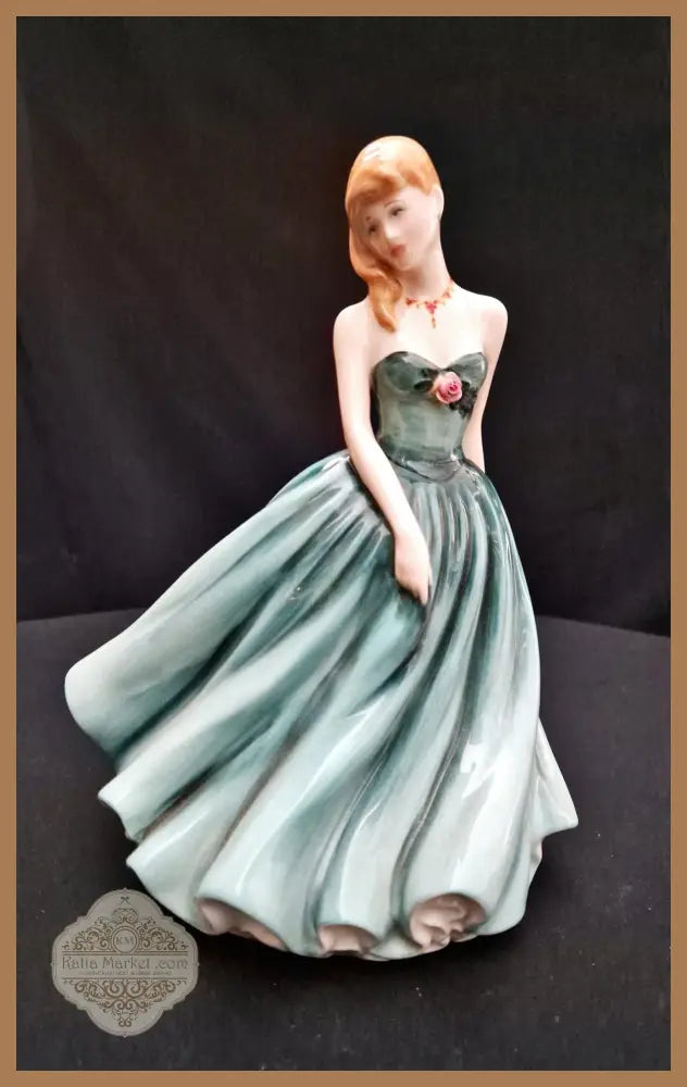 Порцеланова статуетка Royal Doulton - Sarah - antique