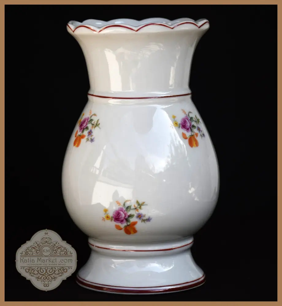 Порцеланова ваза ’Фестон’ - Видин - antique