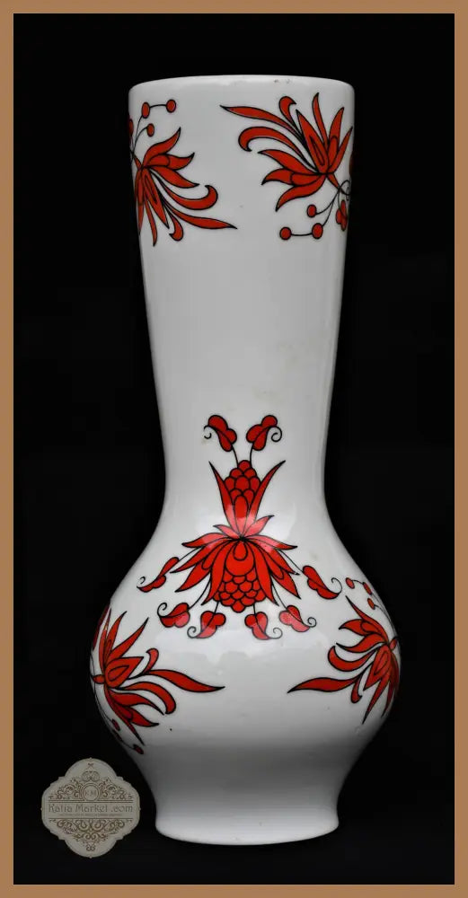 Порцеланова винтидж ваза от Жолнай/Zsolnay - antique