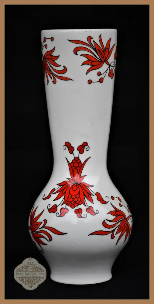 Порцеланова винтидж ваза от Жолнай/Zsolnay - antique