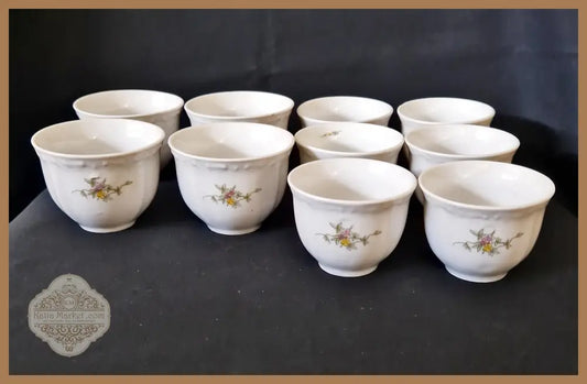 Порцеланови чашки в два размера с Мащерка на брой - antique