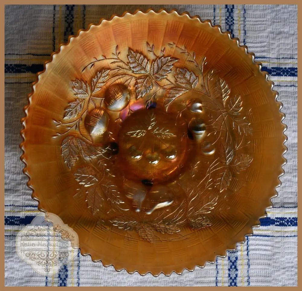 Vintagе чиния Northwood ’карнавално’ стъкло - antique