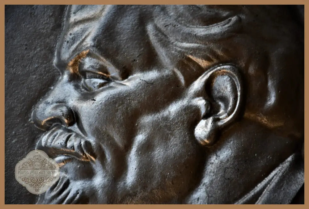Владимир Илич Ленин - барелеф - antique